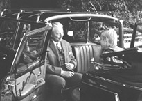 Volker Skierka im Gespräch mit dem Alt-Bundeskanzler Kurt-Georg Kiesinger.